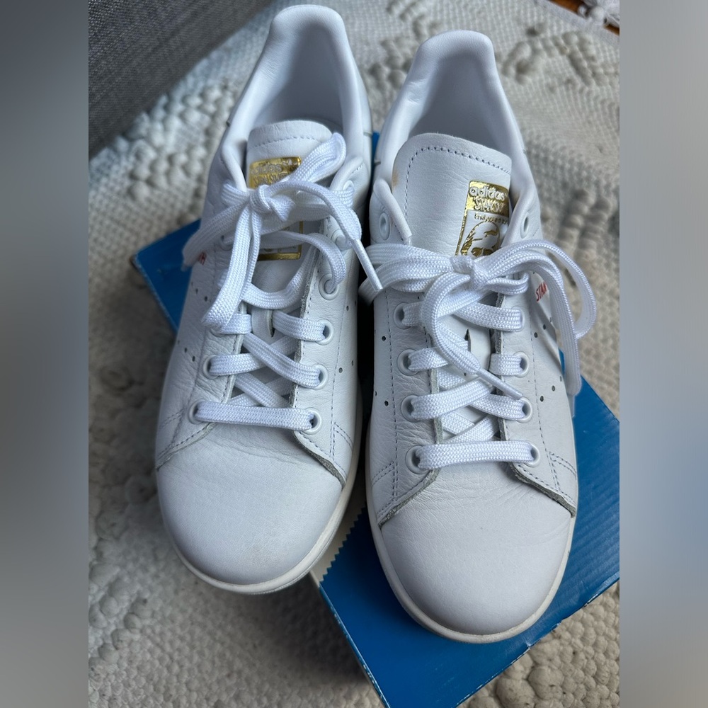 Adidas Stan Smith Valentine addition